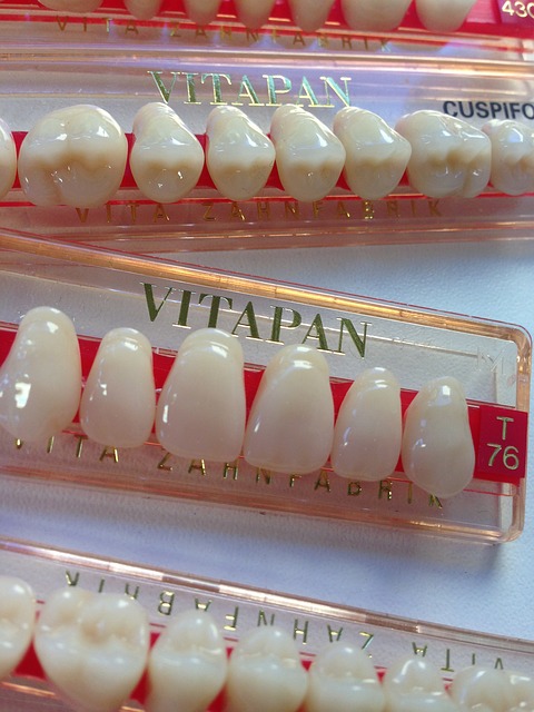 co po wyrwaniu zęba - implant czy proteza