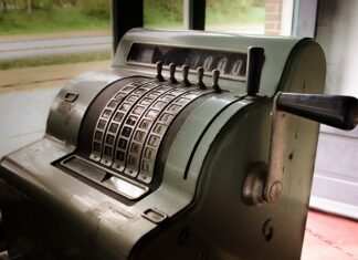 Jak sprawdzić minus w gniazdku?