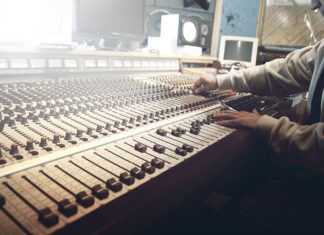 Czym załatać dziurę w tłumiku? Czym załatać dziurę w tłumiku?