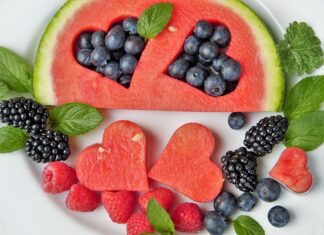 Jak usunąć ślady po kleju z taśmy?