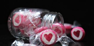 Kto wyrabia tabliczkę znamionową?