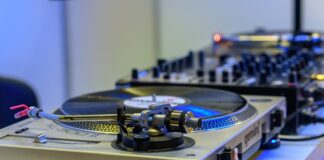 Dlaczego na uziemieniu świeci się kontrolka?