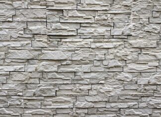 Czym pokryć stara cegłę?