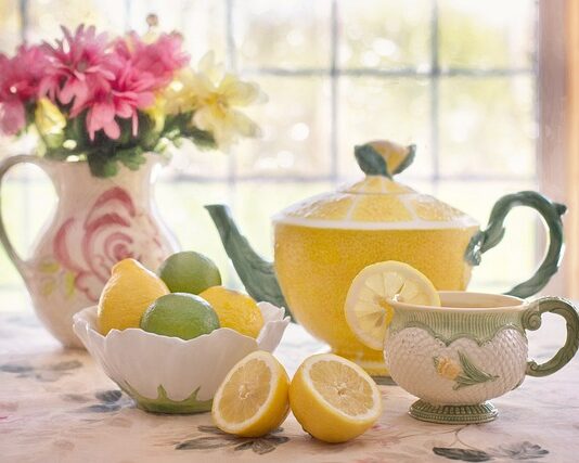 Jak działa dzbanek z podgrzewaczem?