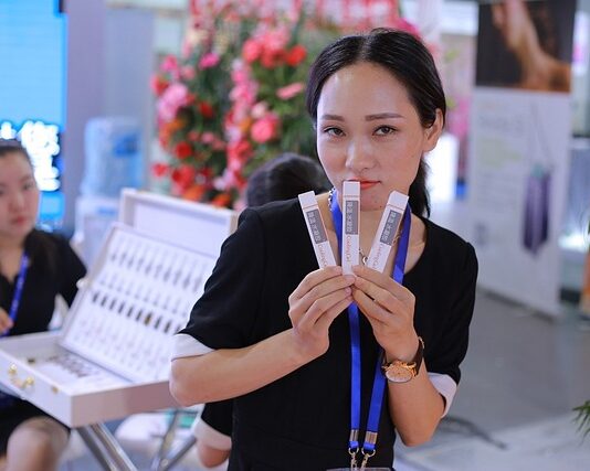 Jak stosować hydrożel na trawnik?