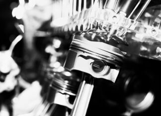 Po co jest tłok w silniku?