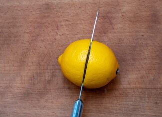 Czy cytrynę można zalać wrzątkiem?