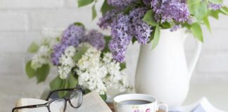 Kiedy dodawać miód i cytrynę do herbaty?