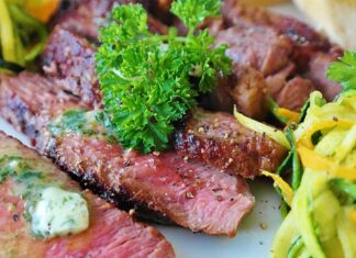 Co znajduje się na płycie głównej? Co znajduje się na płycie głównej?