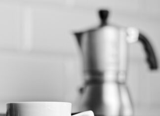 Czy do kawiarki można wlać mleko?