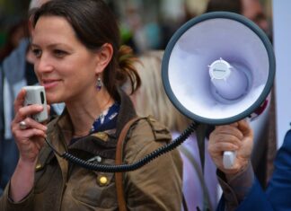 Ile wynosi mandat za głośny wydech? Ile wynosi mandat za głośny wydech?