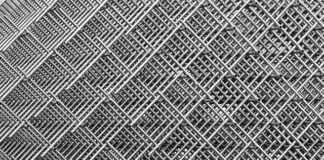 Ile warstw siatki na styropian?