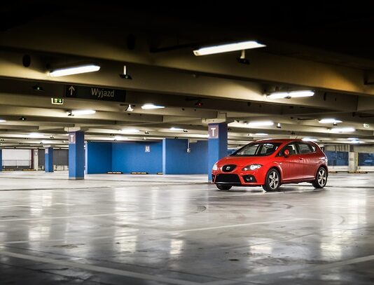 Ile waży Seat tarraco? Ile waży Seat tarraco?