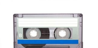 Co oznacza zapis 230V na tabliczce znamionowej urządzenia?